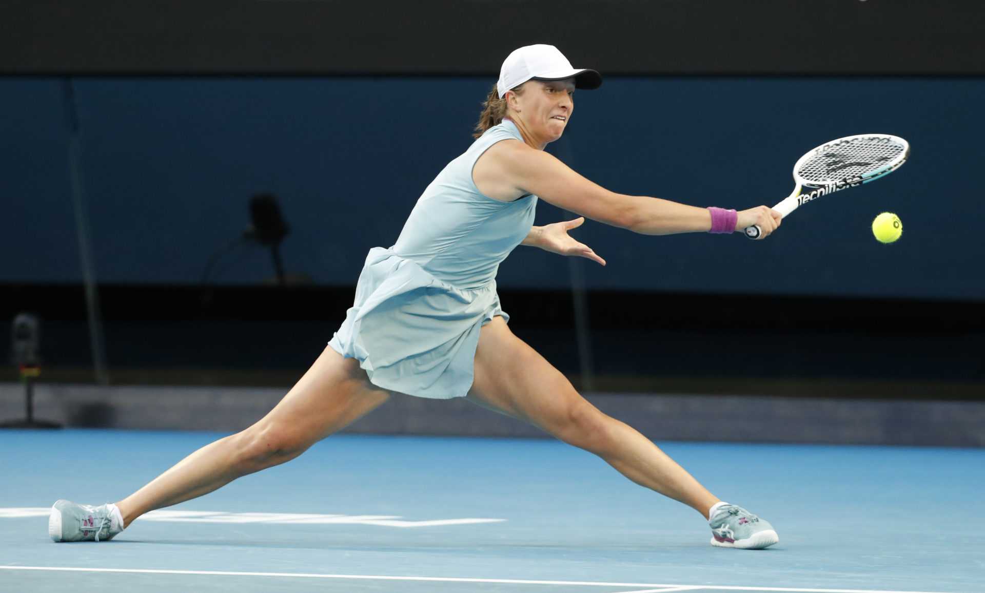 Iga Swiatek bouleverse Belinda Bencic pour décrocher le titre de Maiden sur un court dur à la WTA Adelaide 2021
