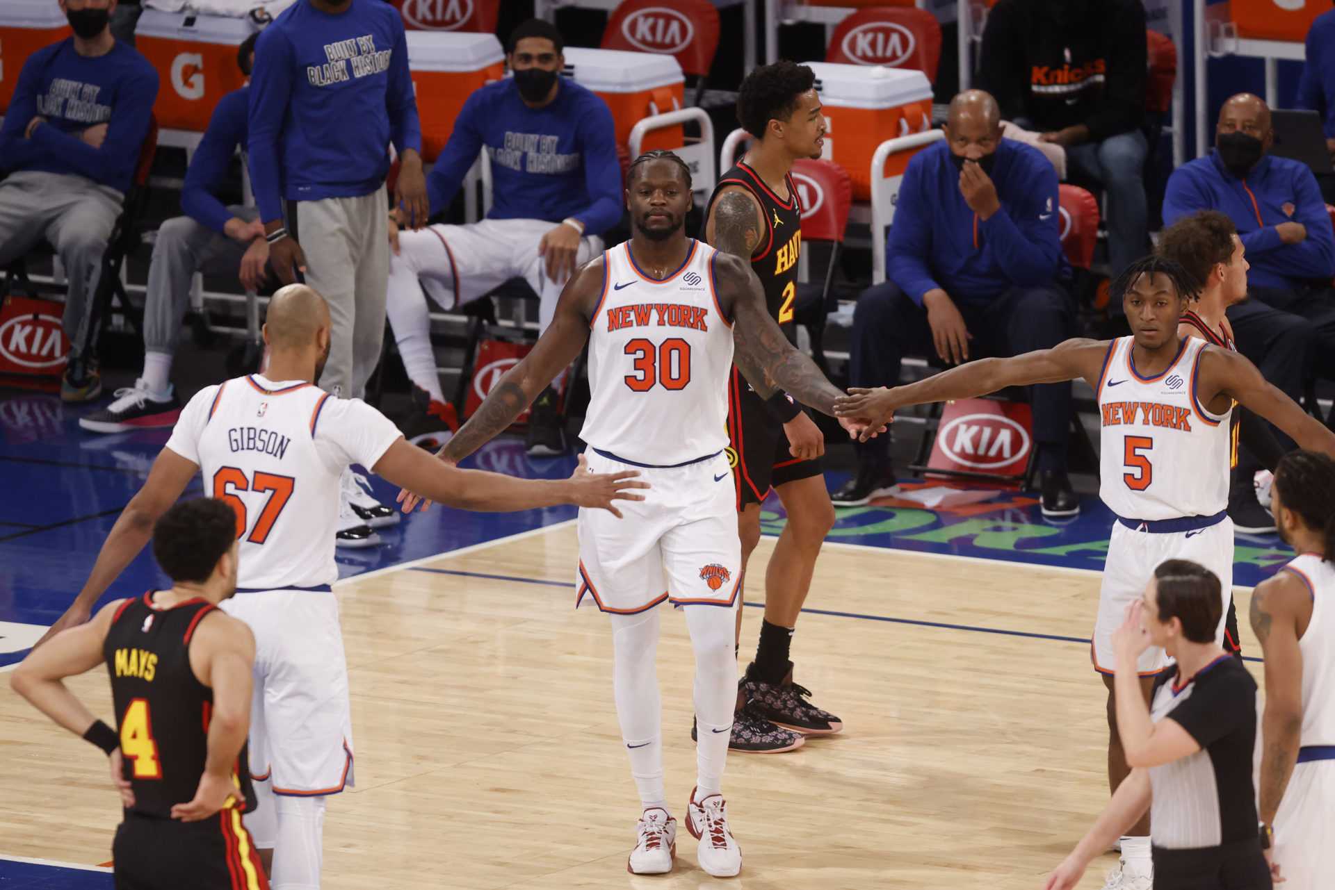 Julius Randle des Knicks rejoint le légendaire Larry Bird après une performance emblématique contre Hawks
