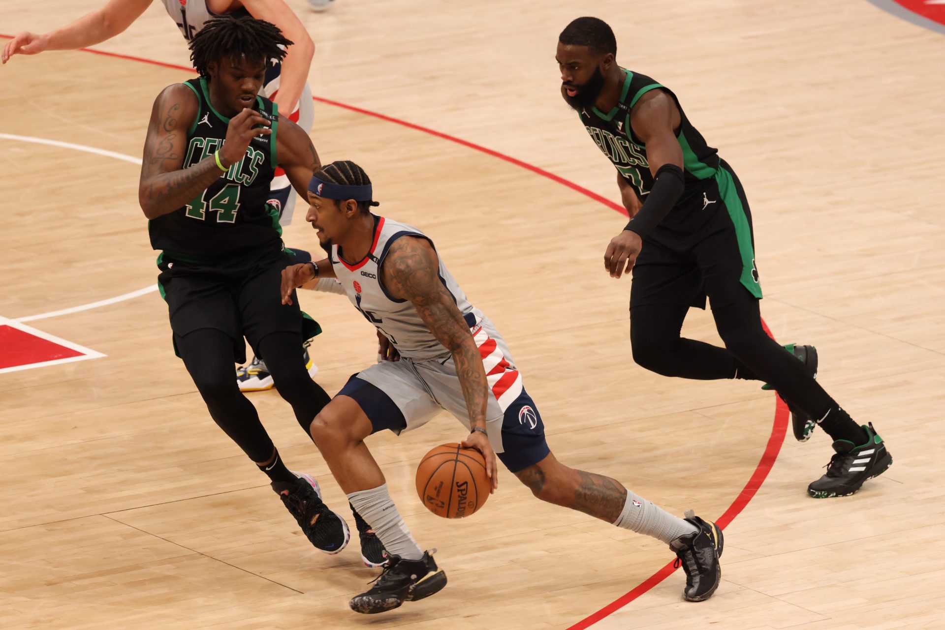 Bradley Beal des Wizards de Washington qualifie la perte choquante contre les Celtics de «merde la plus loufoque» qu'il ait jamais vue