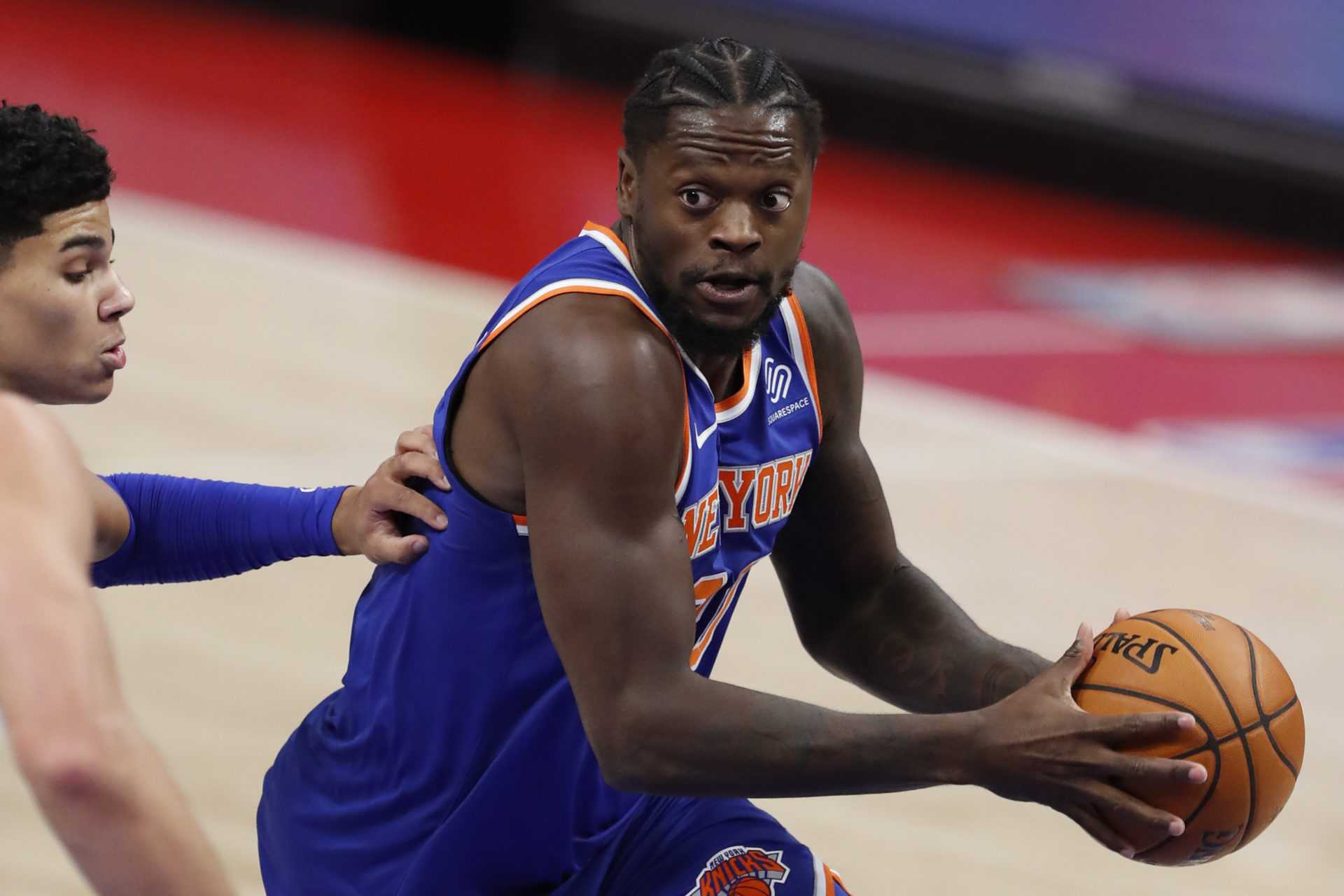 Julius Randle des Knicks partage comment Kobe Bryant lui a enseigné une leçon sur le sacrifice au cours de sa deuxième saison
