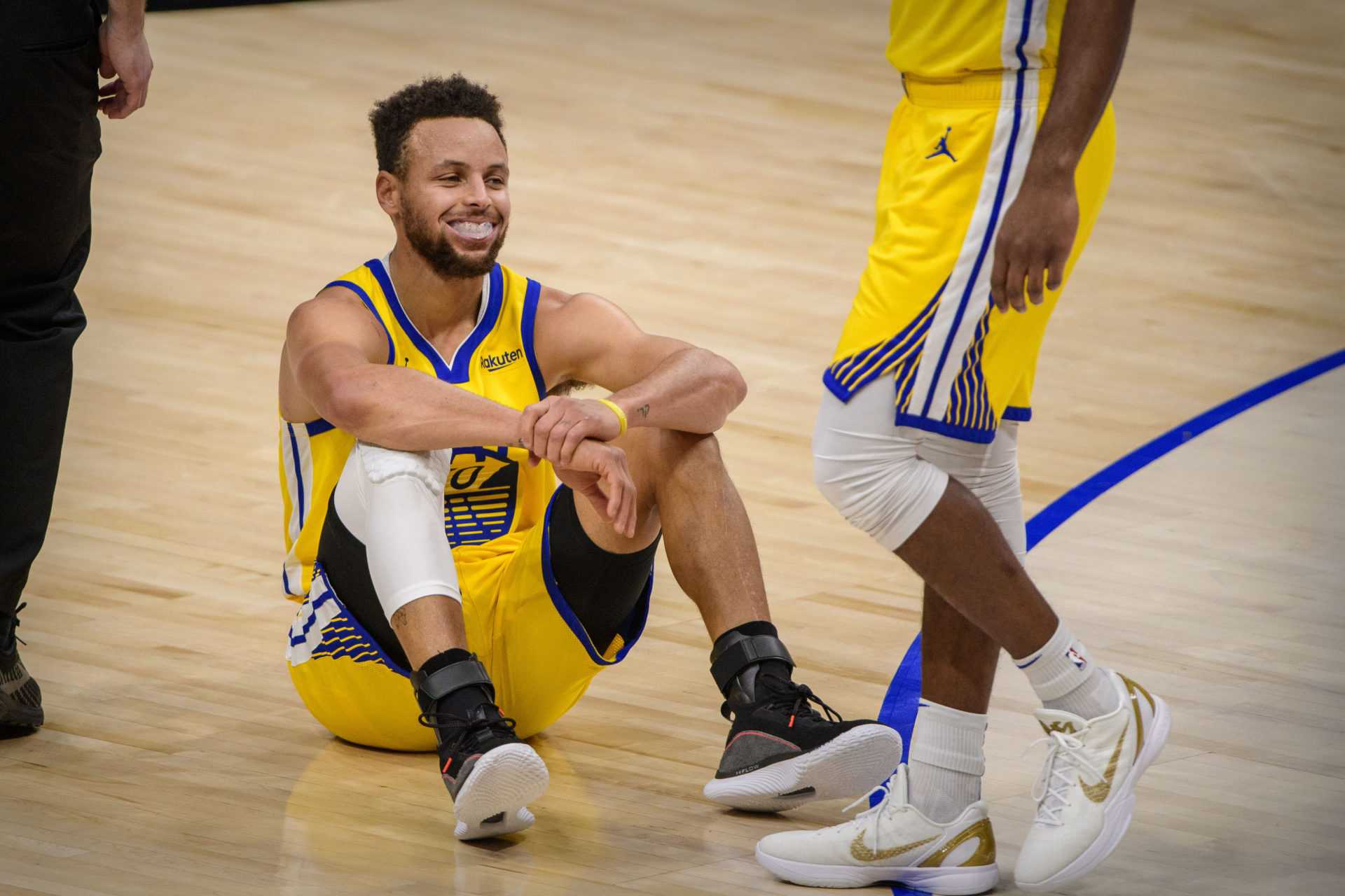 `` Pas été à la hauteur '': un analyste de la NBA critique Stephen Curry pour sa baisse du pourcentage de tir cette saison
