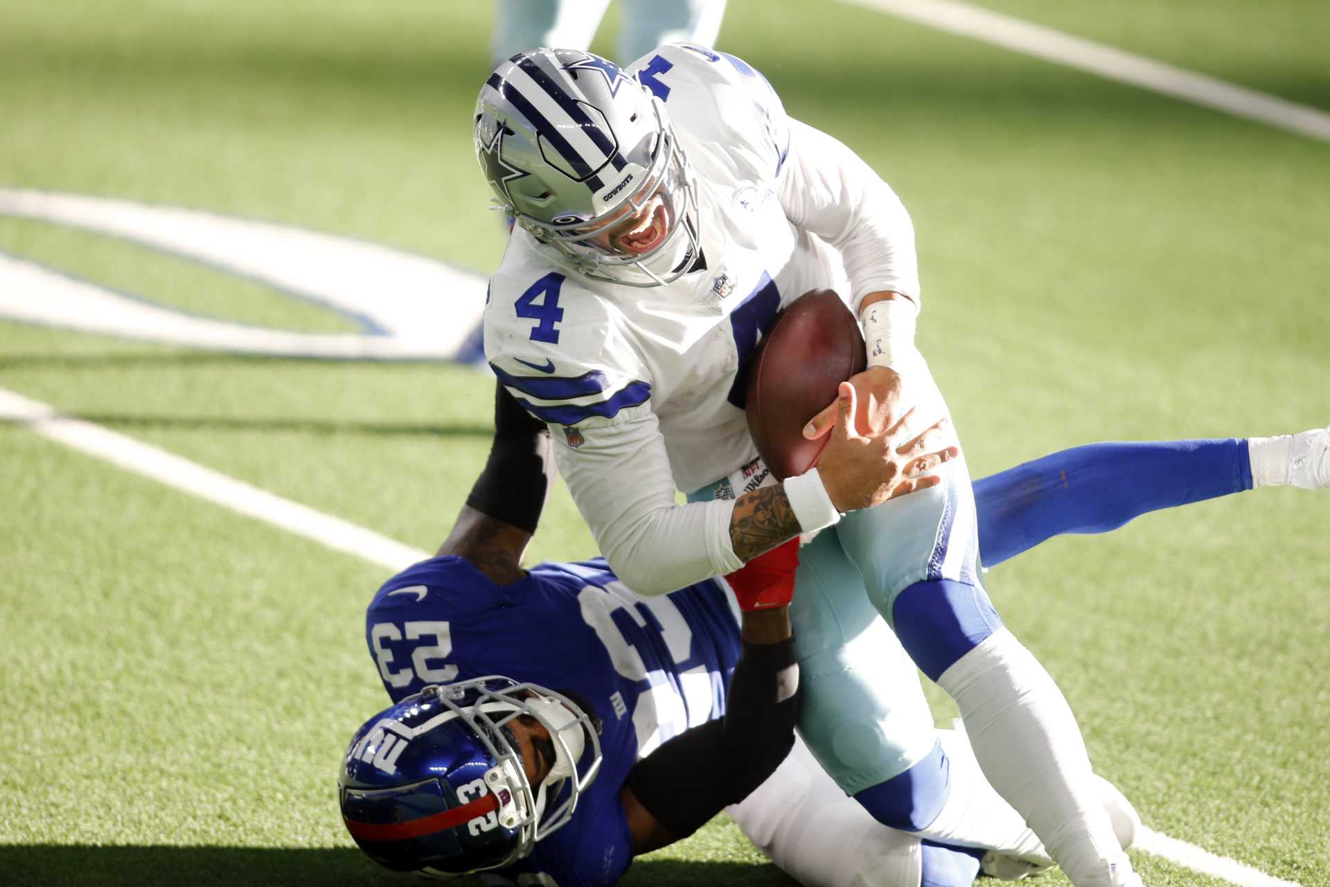 Le quart-arrière des Cowboys de Dallas, Dak Prescott, souffre d'une fracture à la cheville contre les Giants de New York lors de la cinquième semaine.