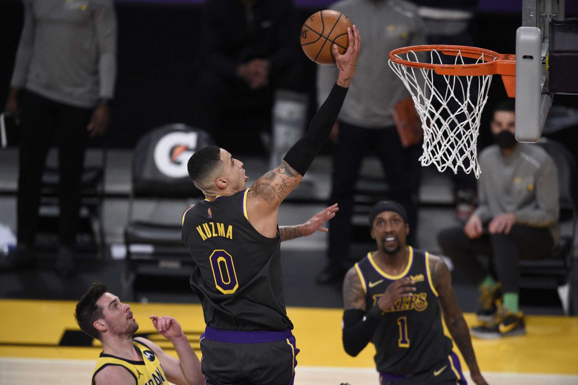 'Eye Fu-ing': Kyle Kuzma des Lakers révèle l'histoire hilarante derrière lui forçant LeBron James