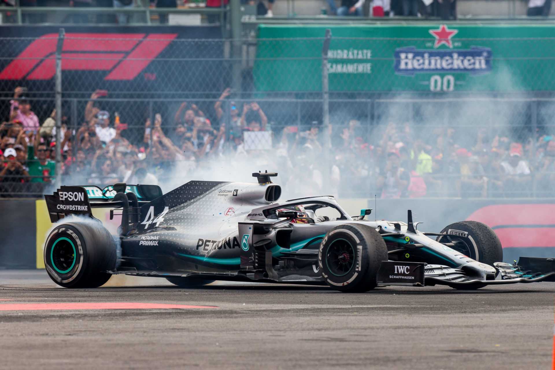 Qu'est-ce que le sandbagging et pourquoi Mercedes est-elle souvent accusée d'avoir suivi cette tactique de F1?