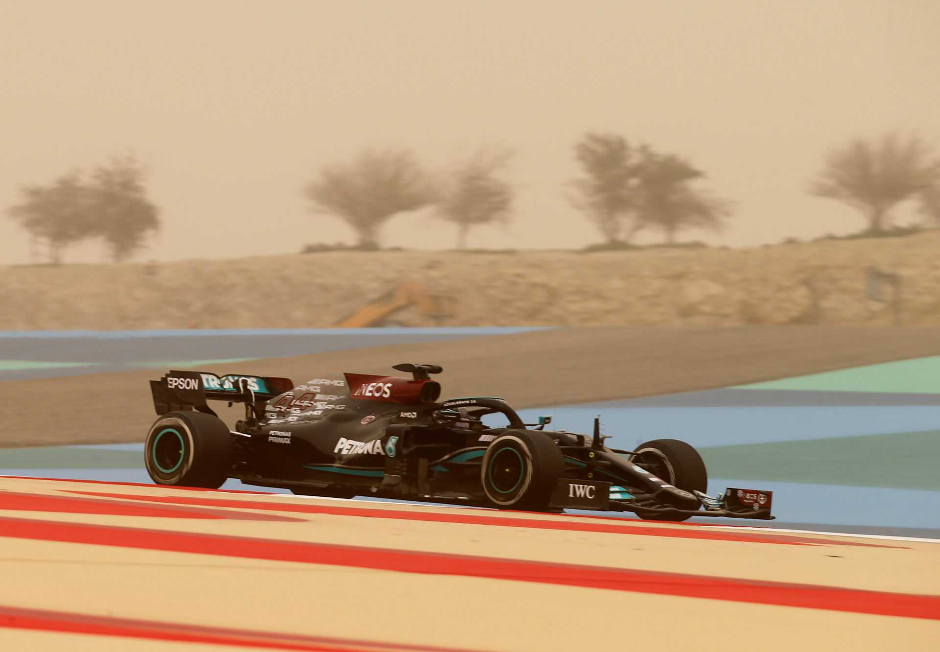 Essais F1: Mercedes donne une réponse épique aux allégations de `` sacs de sable ''