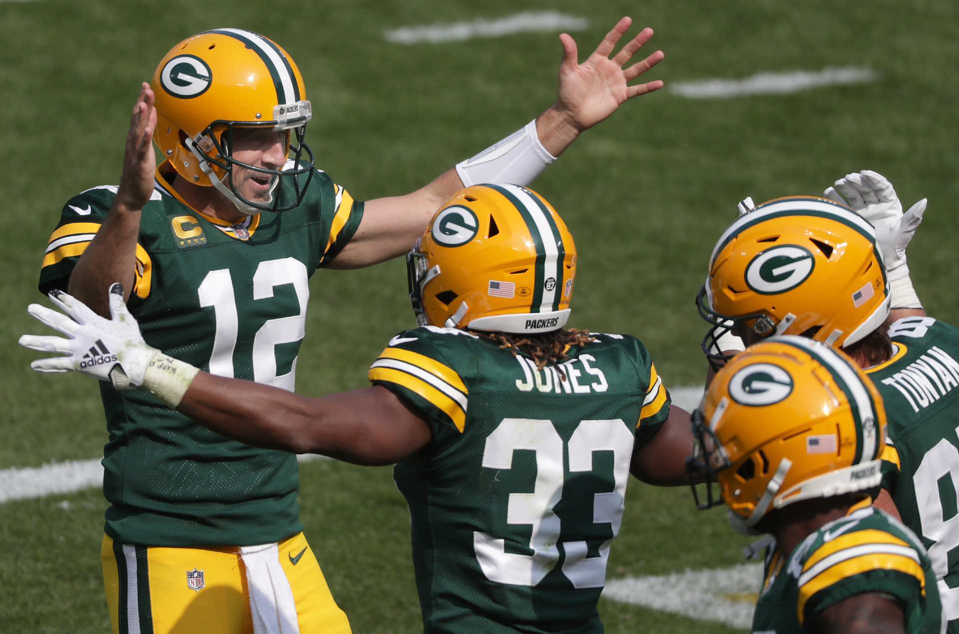 Un ancien coéquipier affirme qu'Aaron Rodgers était la raison pour laquelle Aaron Jones a renoué avec les Packers