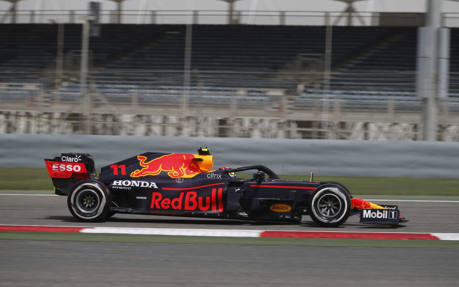 Sergio Perez de Red Bull lors des tests de pré-saison pour Red Bull à Bahreïn