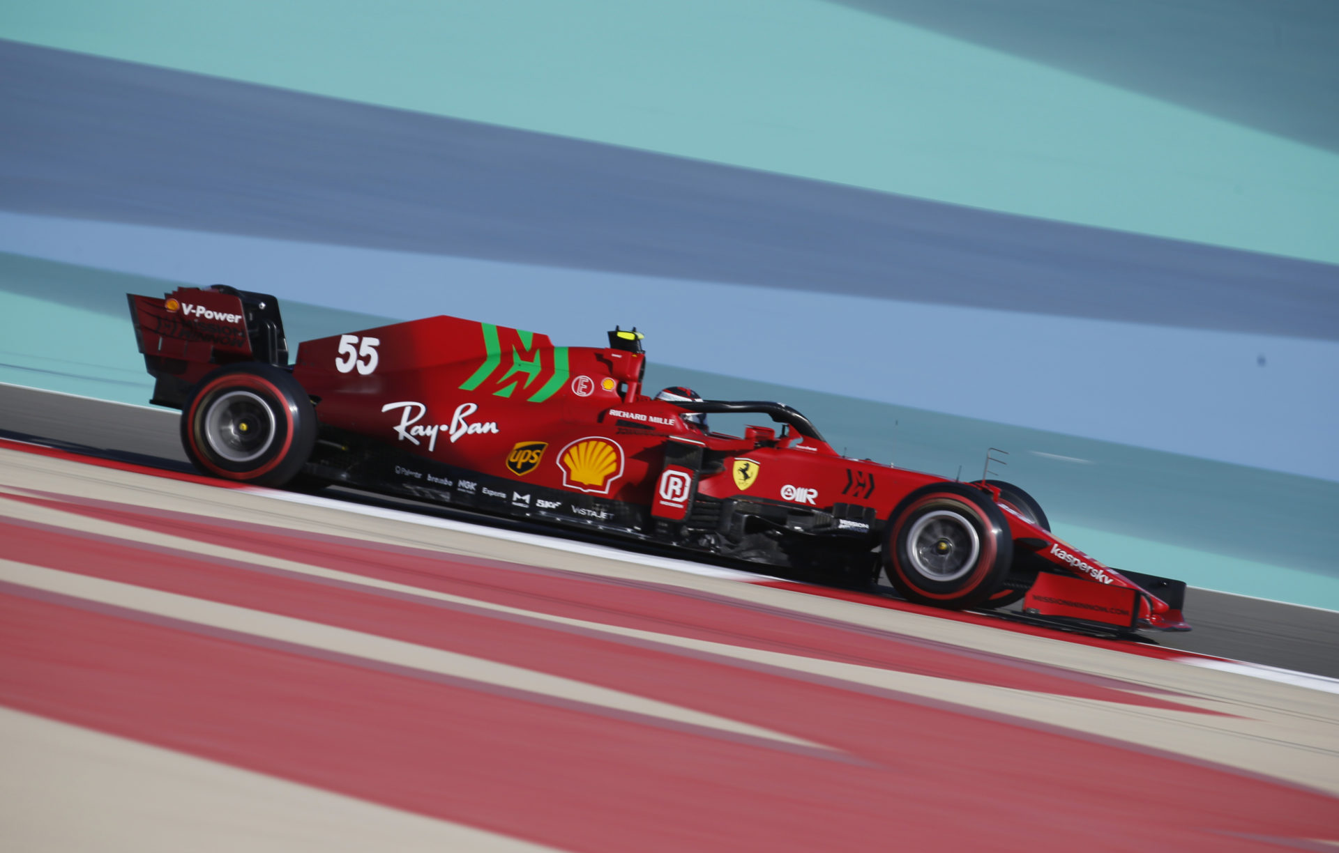 Carlos Sainz de Ferrari en action lors des essais F1 à Bahreïn