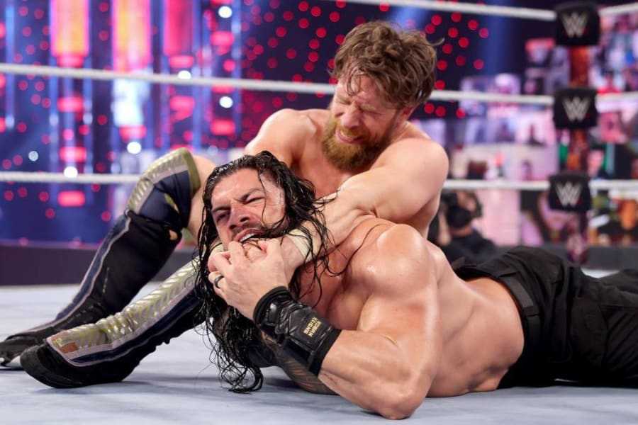 Prédiction WWE Fastlane 2021: Daniel Bryan peut-il encore choquer le monde en battant Roman Reigns?