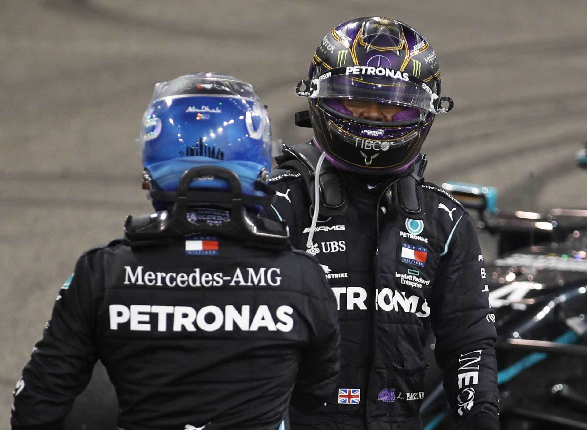 Lewis Hamilton et Valtteri Bottas célèbrent leurs podiums au GP d'Abu Dhabi 2020