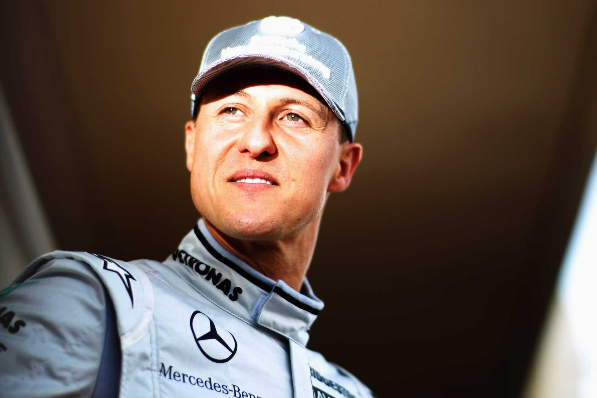 Michael Schumacher dans un costume Mercedes avant la course à Bahreïn