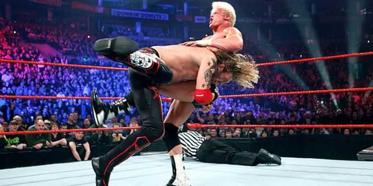 La légende de la WWE Edge a-t-elle la lance la plus faible comme manœuvre finale?