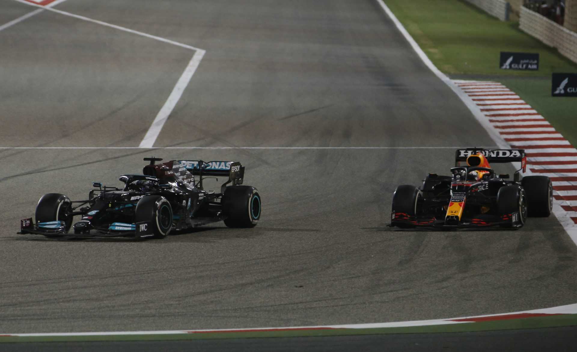 Lewis Hamilton et Max Verstappen lors du Grand Prix de Bahreïn 2021