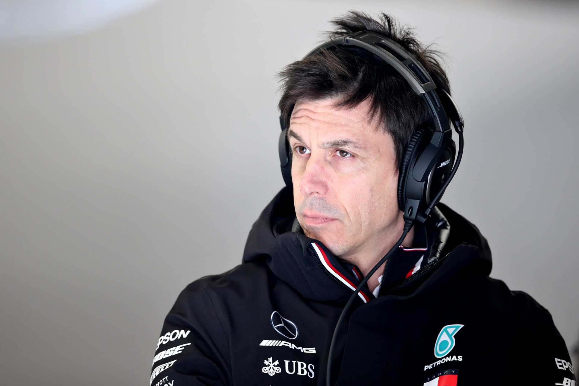 Wolff révèle qu'il a envisagé de faire de Hamilton et de Rosberg des `` courses manquées '' si leur rival continuait de blesser Mercedes