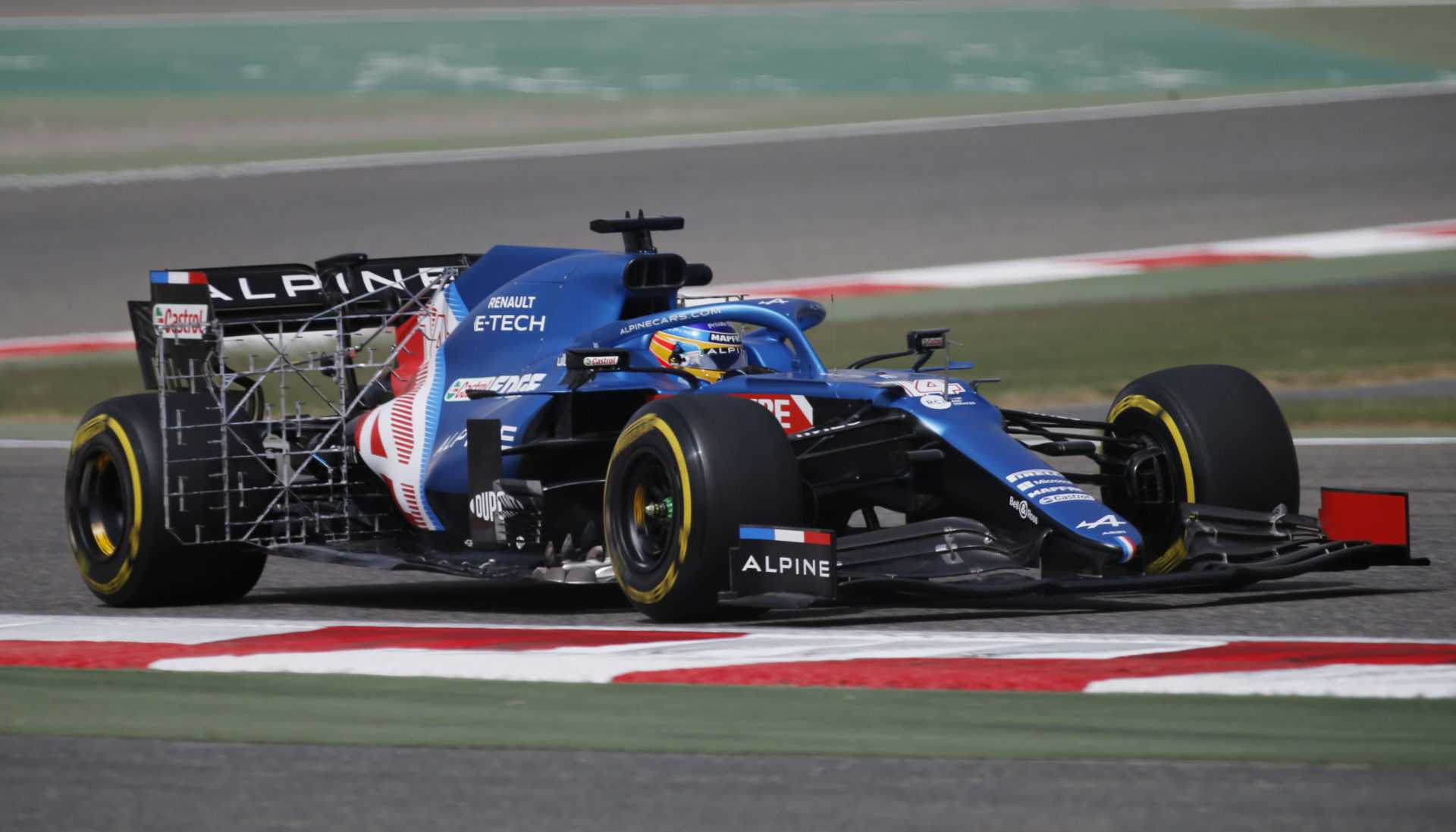 Fernando Alonso lors des tests de pré-saison sur le circuit international de Bahreïn
