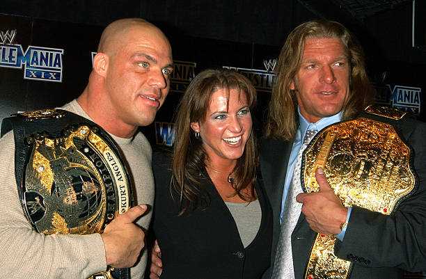 Kurt Angle, Stephanie McMahon et Triple H