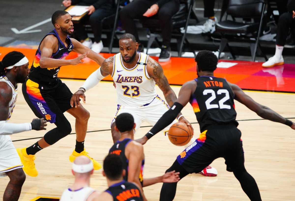 LeBron James jouera-t-il ce soir?  Phoenix Suns vs Los Angeles Lakers Game 2: Prédictions, rapport de blessures et alignements