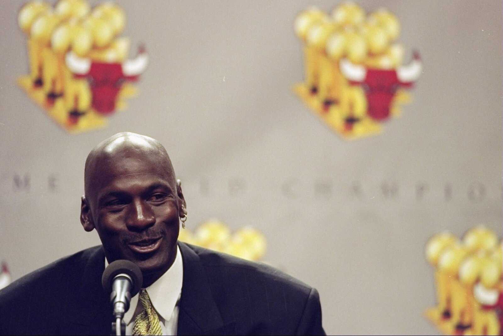 "Il a charmé tout le monde": un auteur sportif révèle à quel point Michael Jordan aimait l'attention des médias