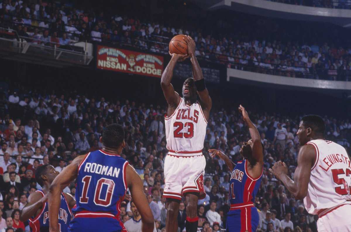 "Jamais entendu Michael Jordan dire qu'il était le plus grand": Isiah Thomas est-il en train de fouiller chez LeBron James?