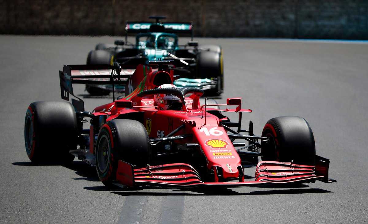 Rapport de qualification pour le Grand Prix d'Azerbaïdjan : Charles Leclerc bat Verstappen et Hamilton en pole position après le crash de Tsunoda, Ricciardo et Sainz
