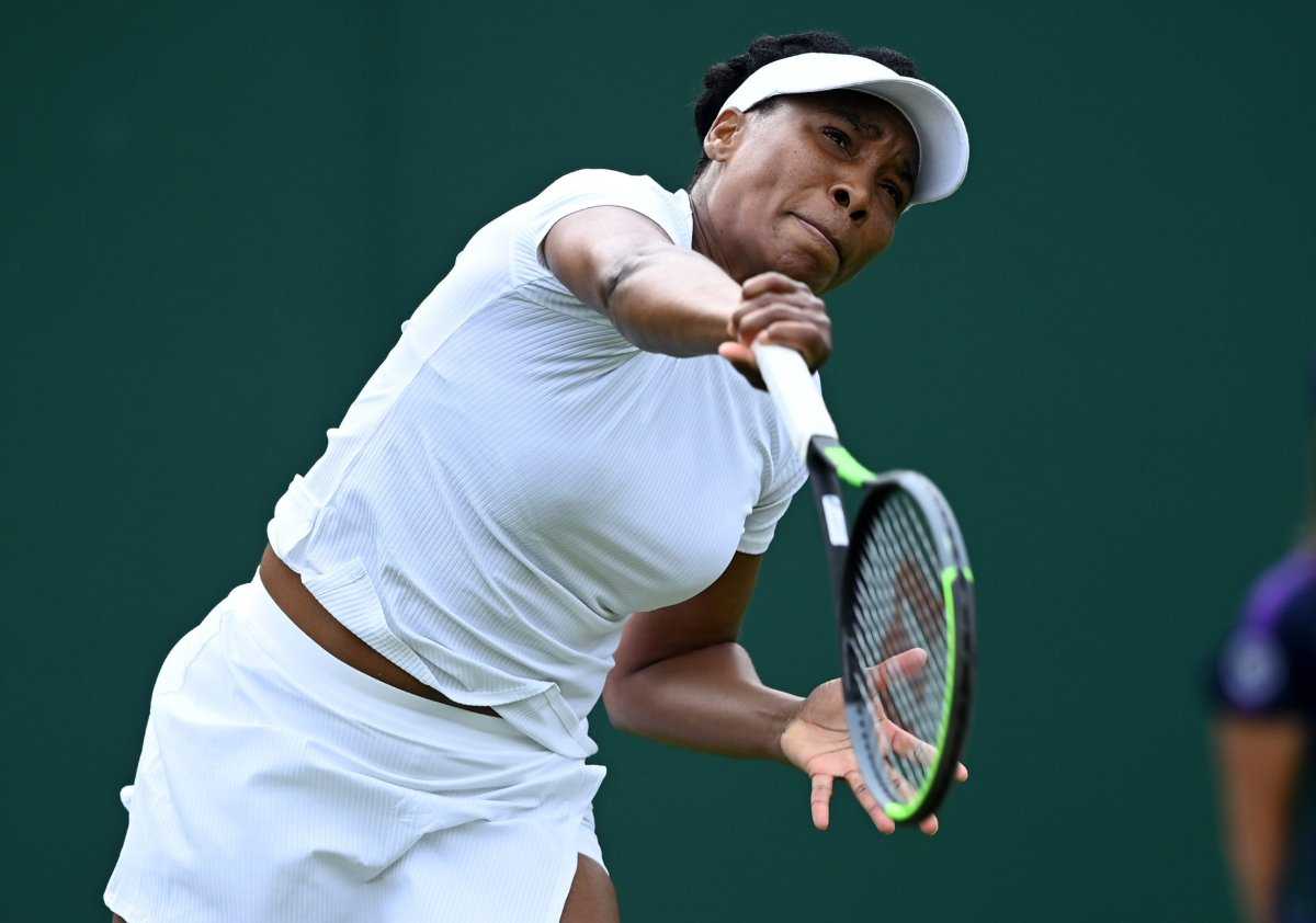 SURS WILLIAMS DEHORS !  Ons Jabeur Bagels Venus Williams à Wimbledon Round-2
