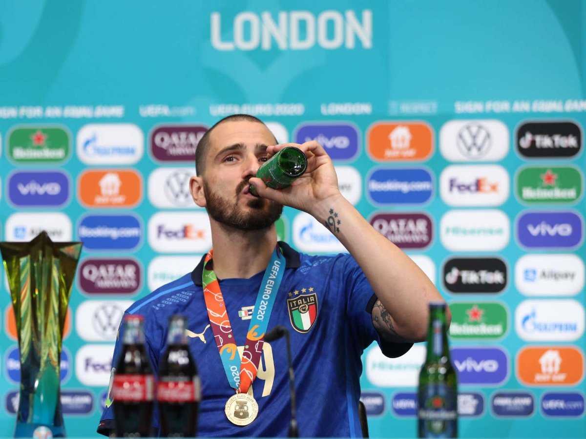 "Je boirai tout ce soir" - Leonardo Bonucci apprécie le Coca Cola et la bière après la victoire de l'Italie à l'Euro 2020 contre l'Angleterre