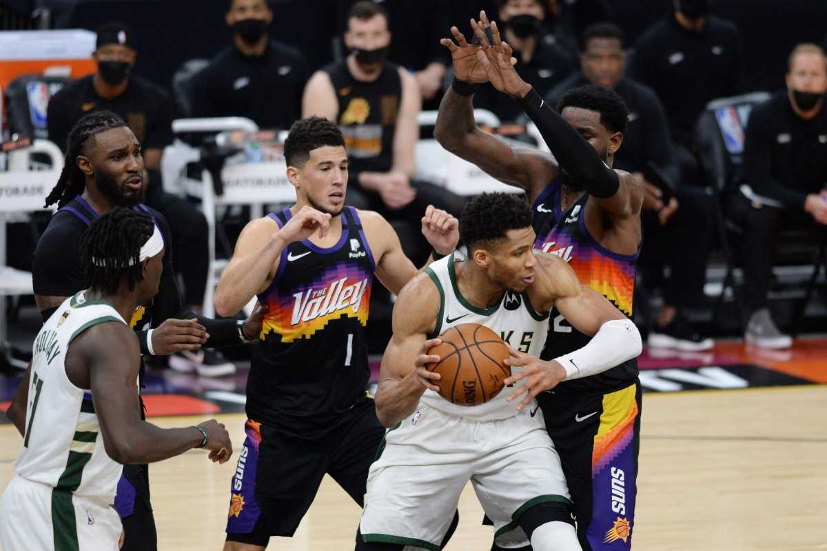« LA DÉFENSE GAGNE LES CHAMPIONNATS » : CJ McCollum et d'autres réagissent aux Milwaukee Bucks affrontant les Phoenix Suns lors du cinquième match de la finale de la NBA