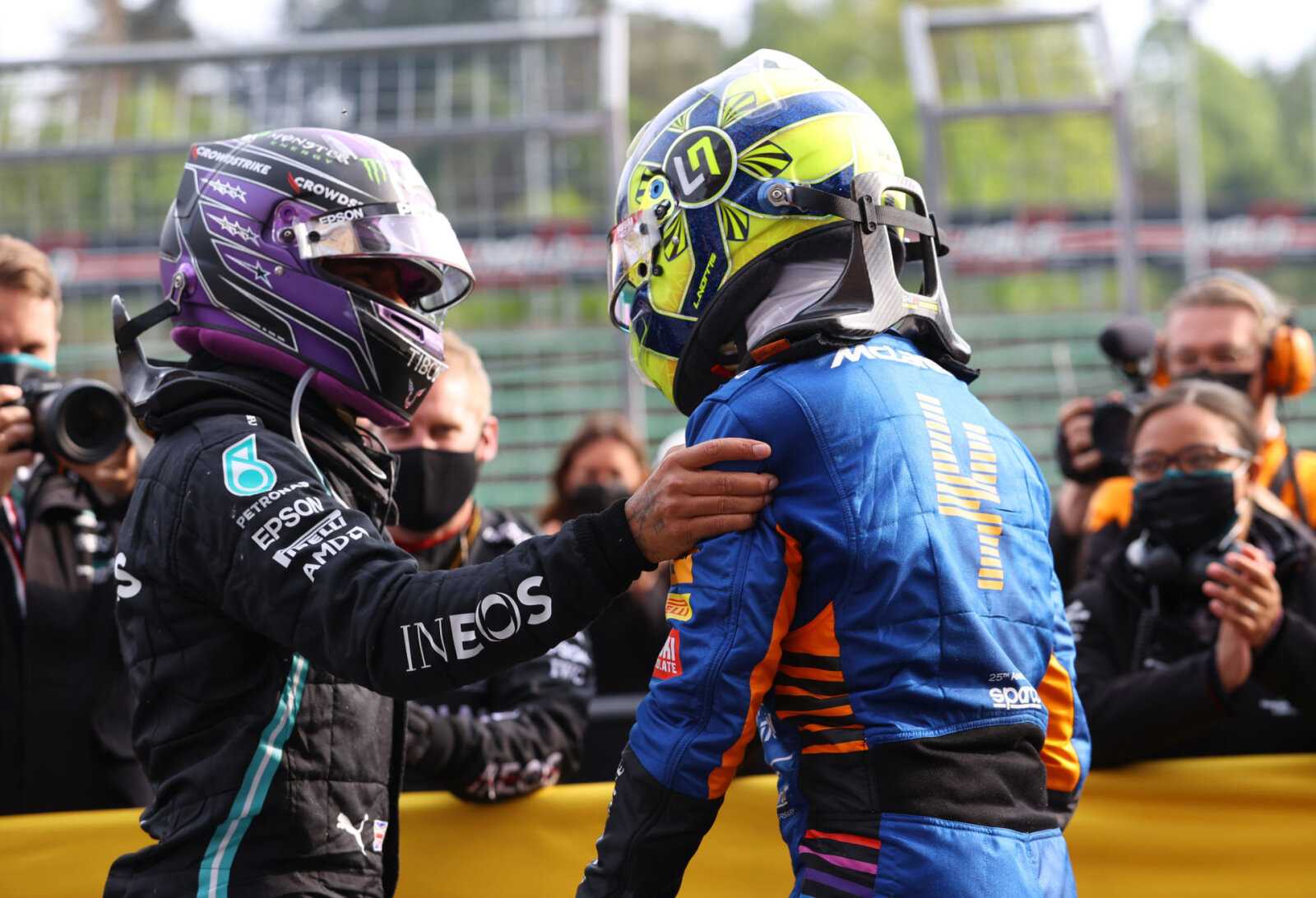REGARDER: Lewis Hamilton et Lando Norris 'Off-Track F1 Bromance continue à Silverstone