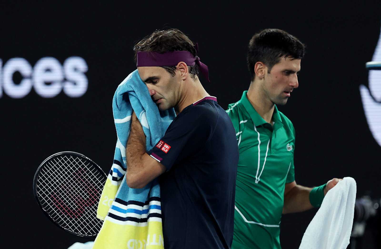 "Salty": le fan de Novak Djokovic fait une fouille effrontée chez Roger Federer, prouve que Nole est le meilleur retour de tous les temps