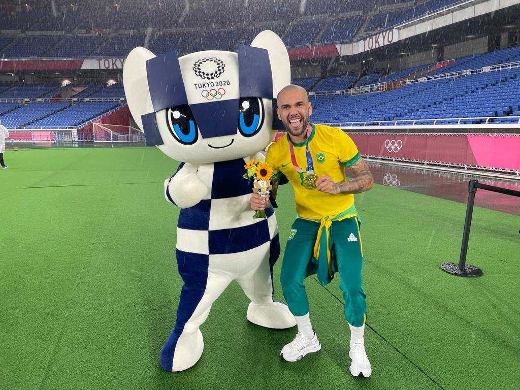 Dani Alves devient le joueur le plus décoré de l'histoire du football avec Triumph aux Jeux olympiques de Tokyo 2020