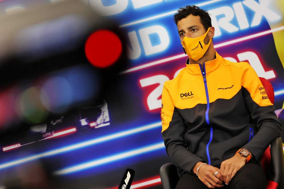 « Est-ce que j'aurais couru dans les années 60 ? »  – Daniel Ricciardo soutient la F1 après la controverse du GP de Belgique
