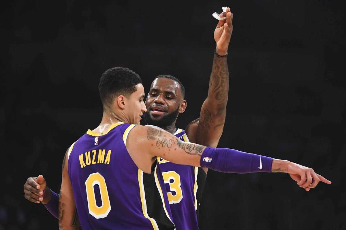 LeBron James des Lakers organise une fête de départ pour Kyle Kuzma après le commerce de Westbrook