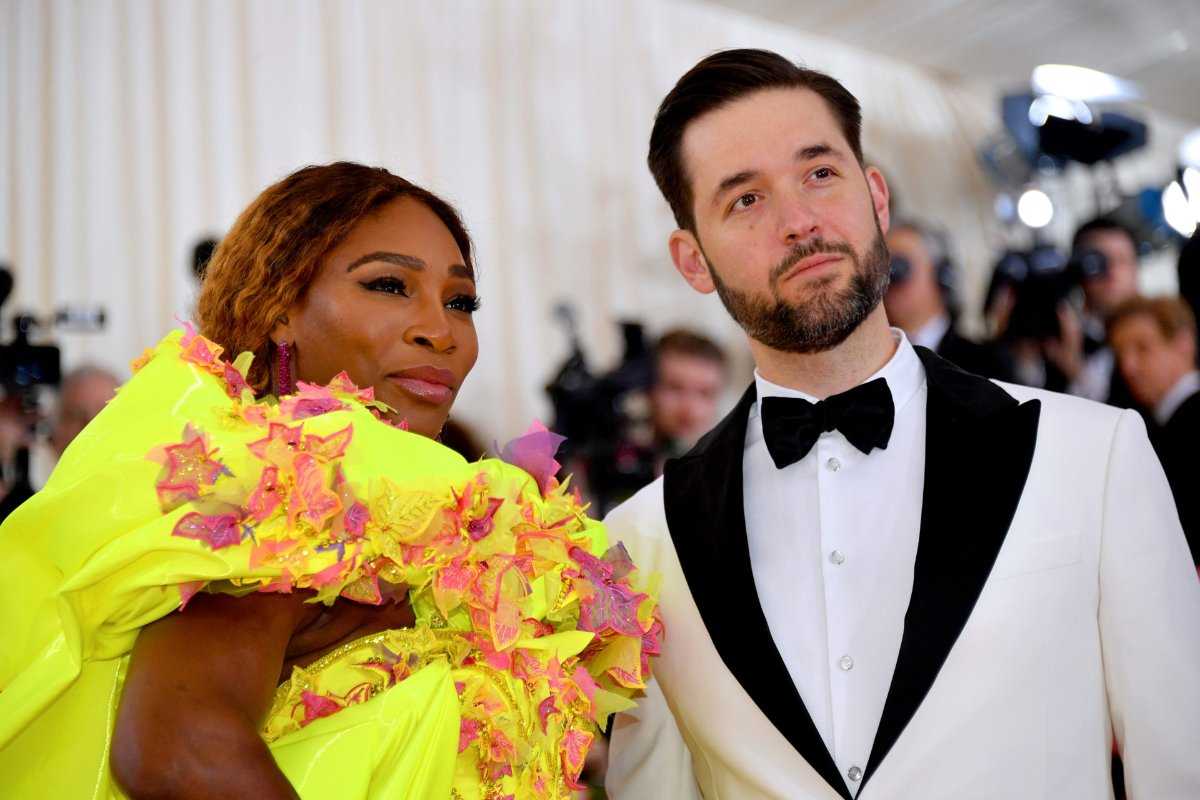 "Ouvre ces portes, maman": le mari Alexis Ohanian réagit à la collaboration révolutionnaire de Serena Williams avec Nike