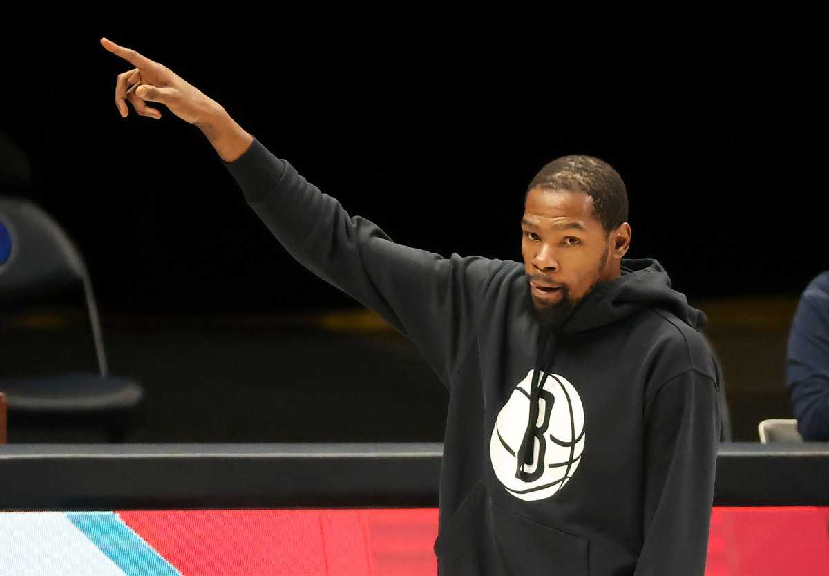 « Peur de quoi » : Kevin Durant critique le fan de LeBron James sur Twitter