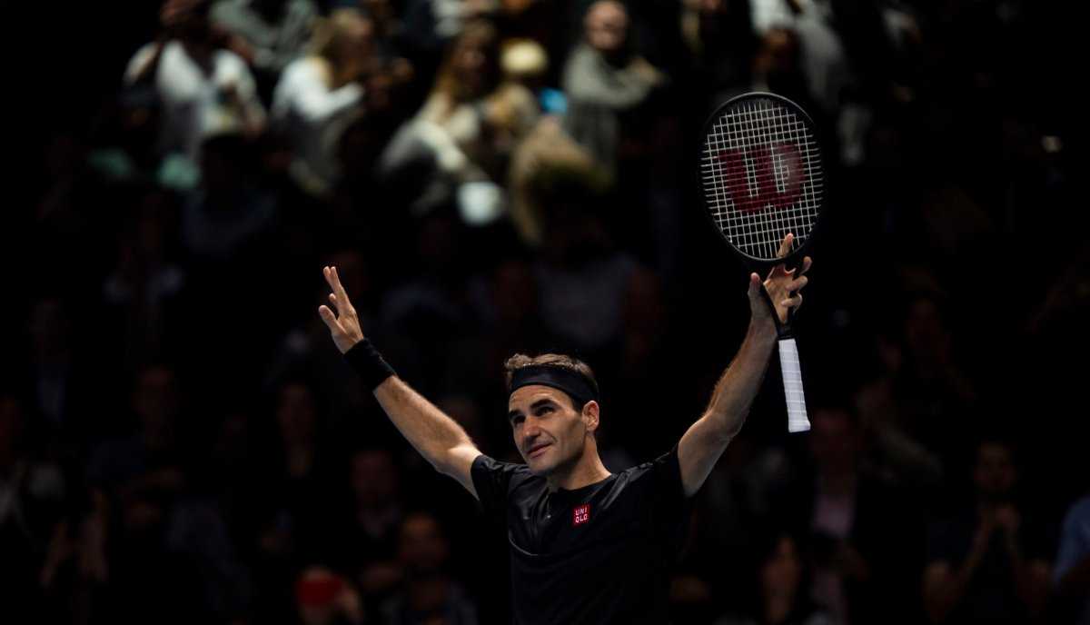 REGARDER: Roger Federer change de sport alors qu'il se remet de sa blessure