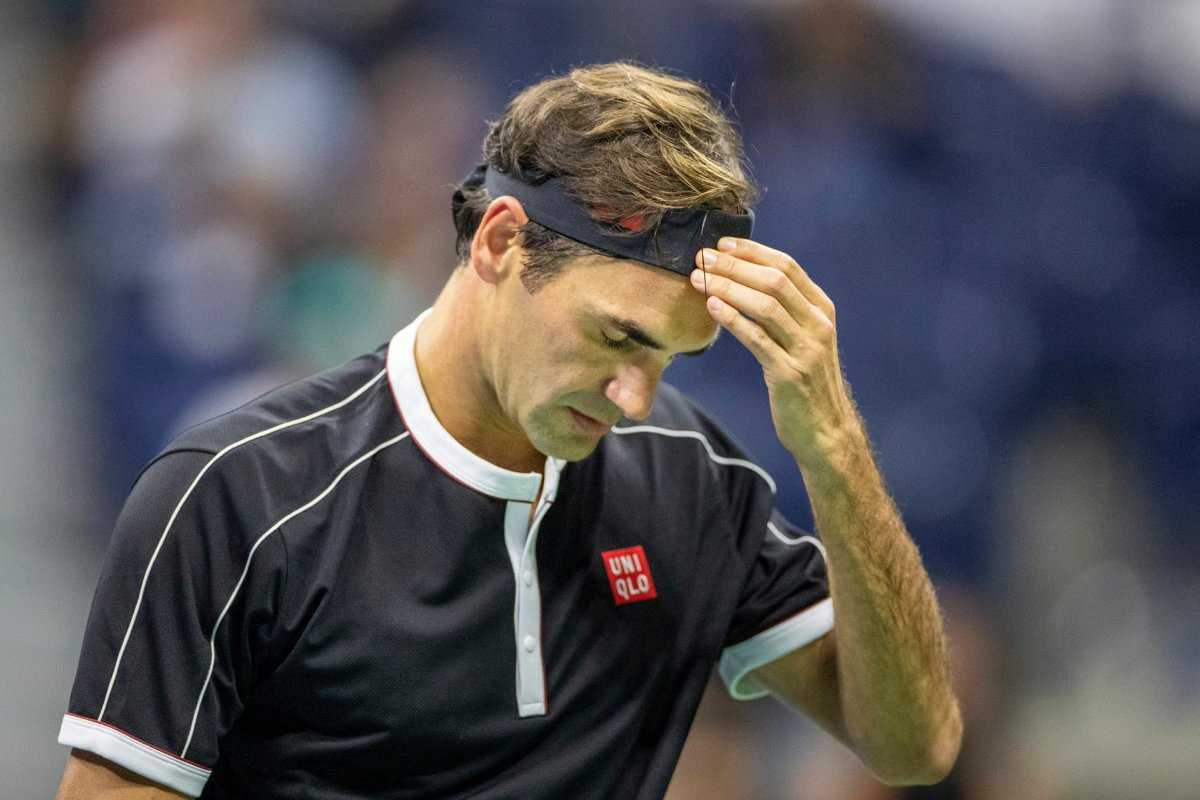 "Rien ne dit qu'il ne peut pas guérir son genou" - L'ancienne star suisse soutient Roger Federer après un récent revers