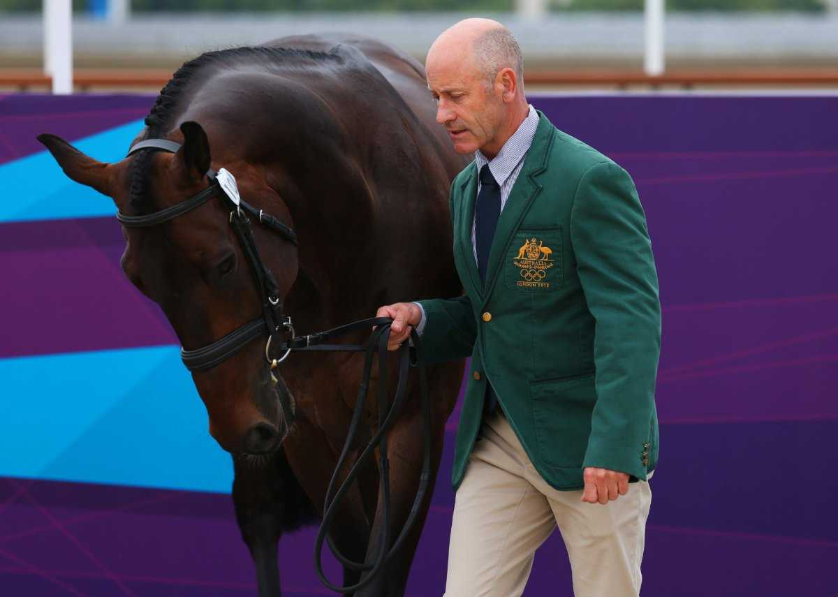 Andrew Hoy repose le cheval médaillé d'argent olympique pour le prochain événement équestre d'Aix-la-Chapelle