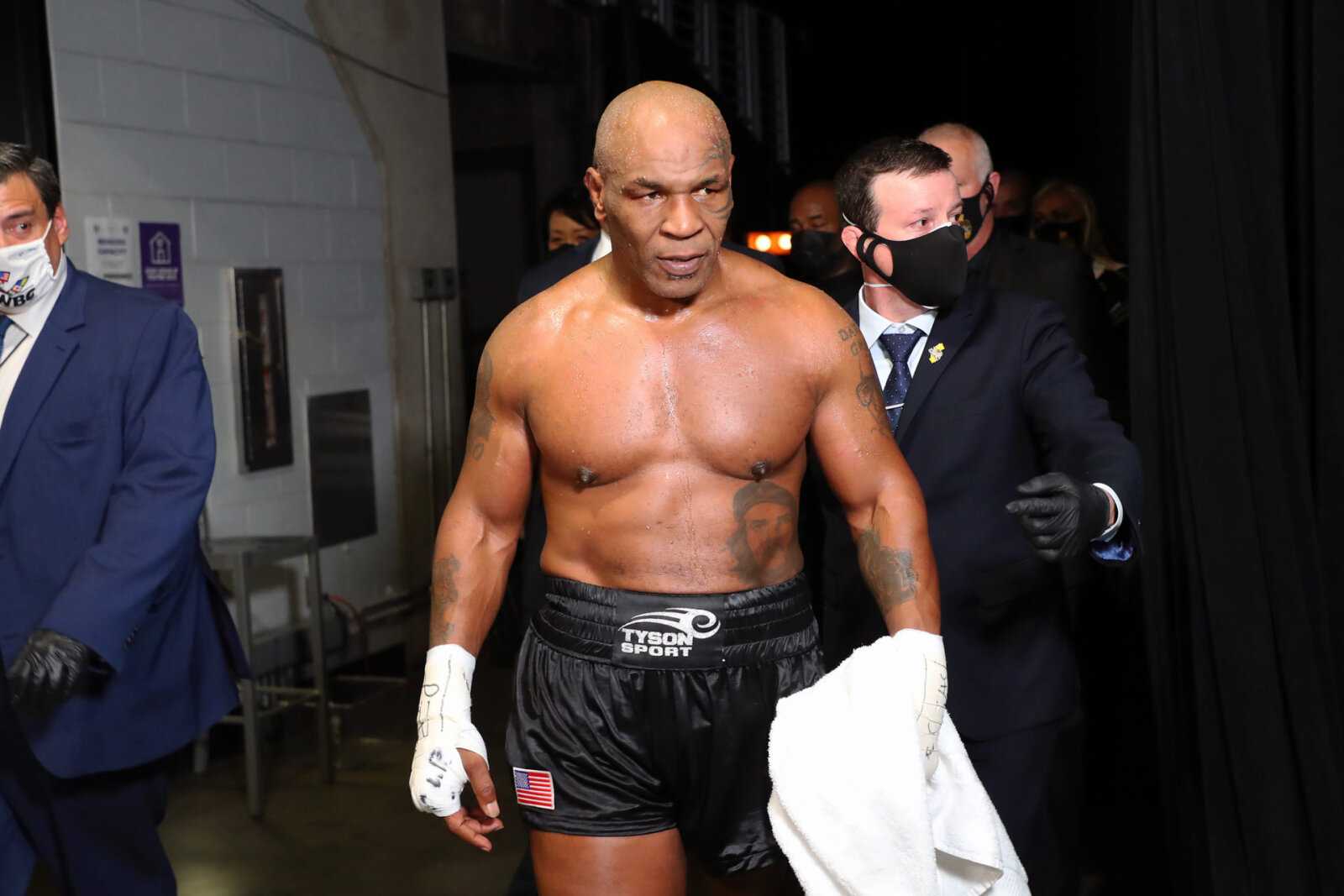 La légende de la boxe Mike Tyson défiée par le rappeur Wale : « Combattons »