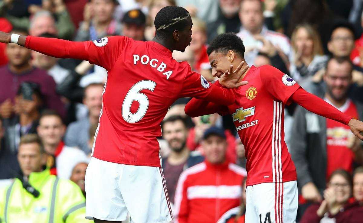 Paul Pogba encourage Jesse Lingard après une erreur cruciale dans le match de Manchester United