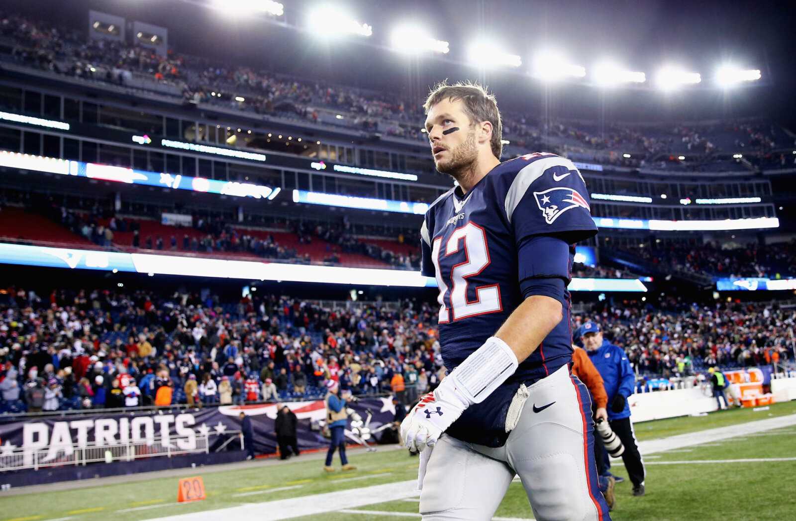 Twitter célèbre les vingt ans de Tom Brady dans la NFL
