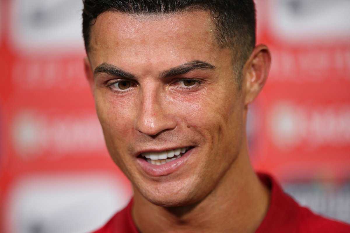 Une star du football affirme qu'il mangerait du "cheval**" s'il voyait Cristiano Ronaldo faire de même
