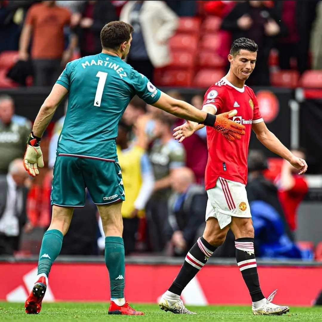 VIDÉO : Emi Martinez a défié Cristiano Ronaldo de prendre le penalty pour Manchester United