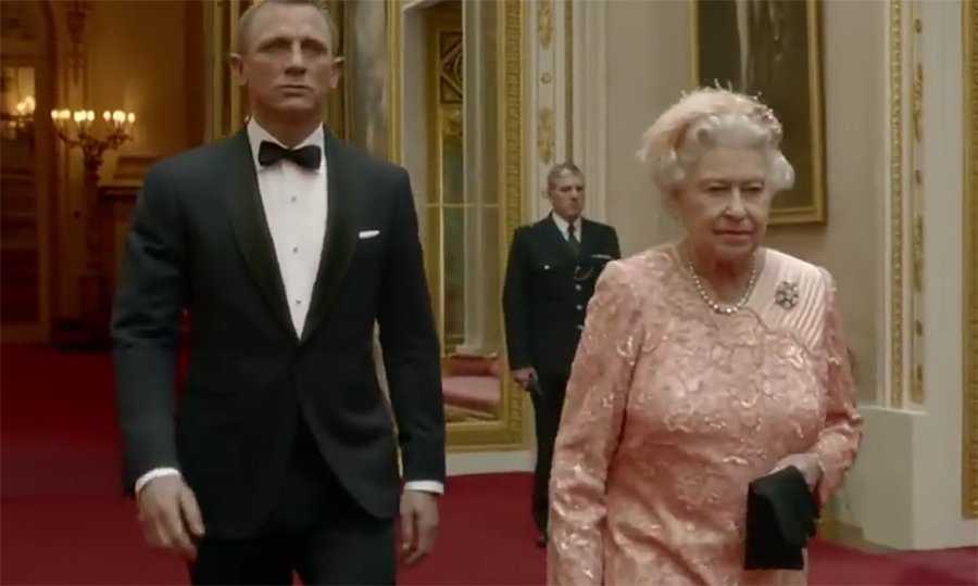 REGARDER: Quand James Bond a aidé la reine à plonger dans le ciel lors de la cérémonie des Jeux olympiques de Londres 2012