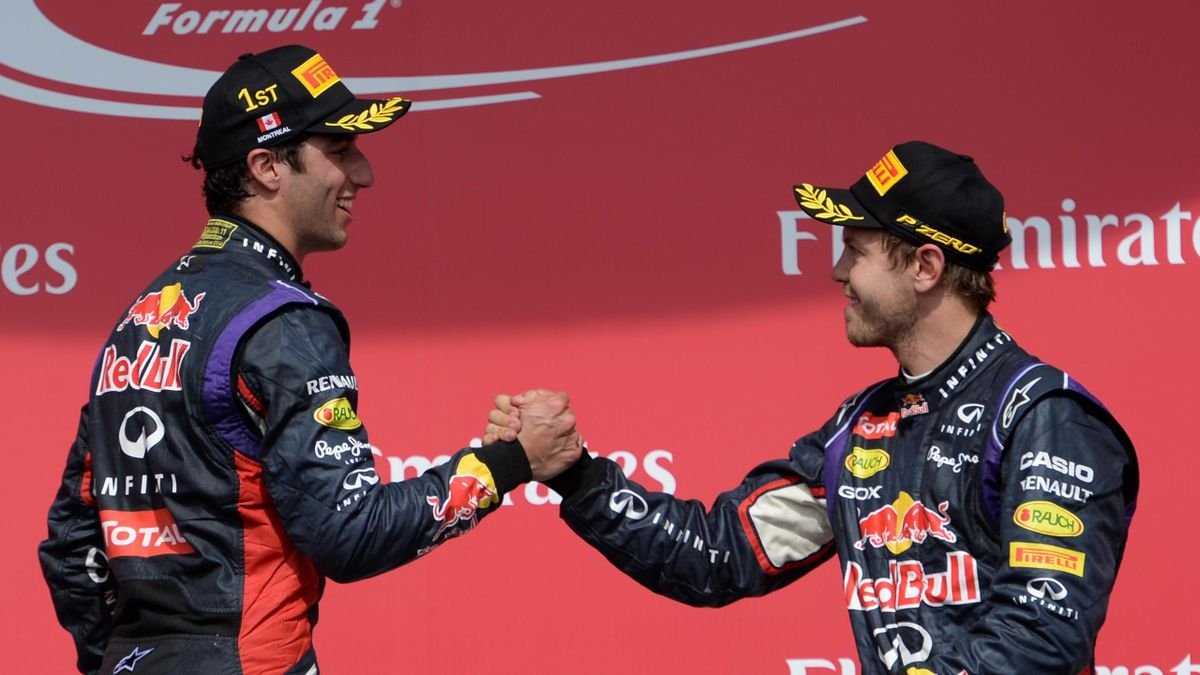 REGARDER: Vettel ne peut pas arrêter de sourire en voyant la tenue folle Austin GP de Ricciardo