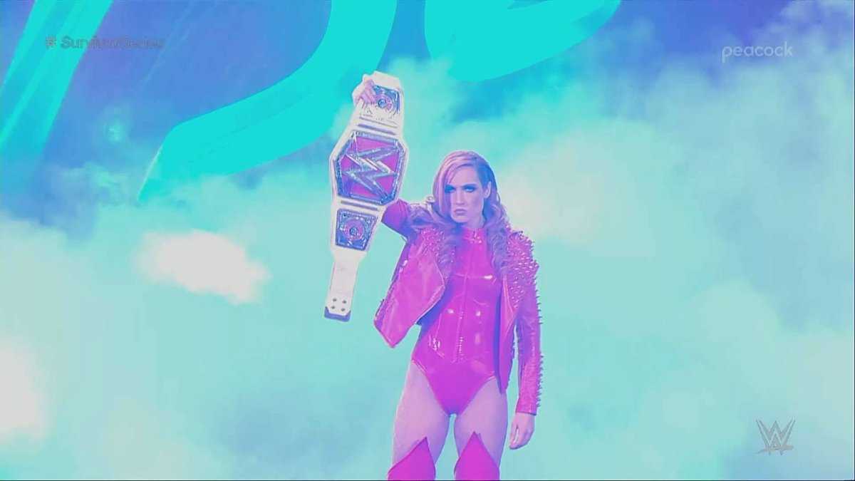 Becky Lynch triche dans une confrontation massive contre Charlotte Flair à la WWE Survivor Series 2021