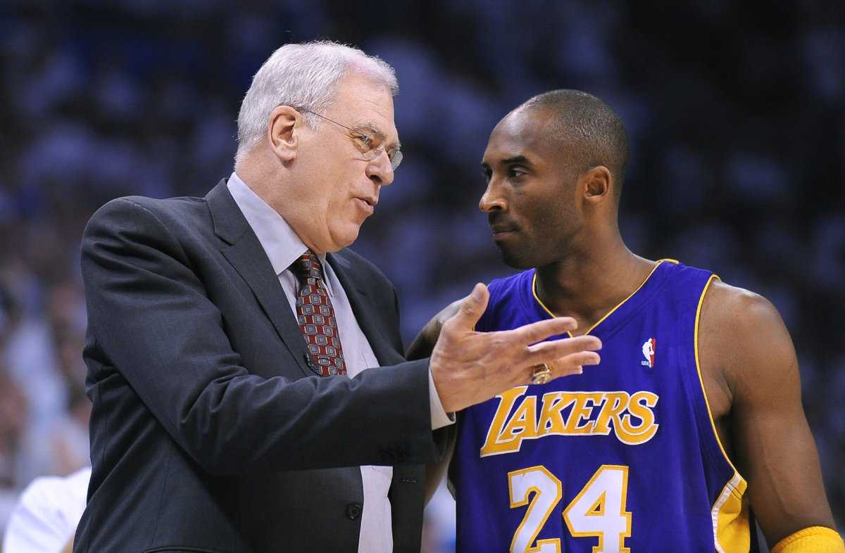 Comment l'ancien propriétaire Jerry Buss s'est opposé à Phil Jackson pour garder Kobe Bryant sur les Lakers