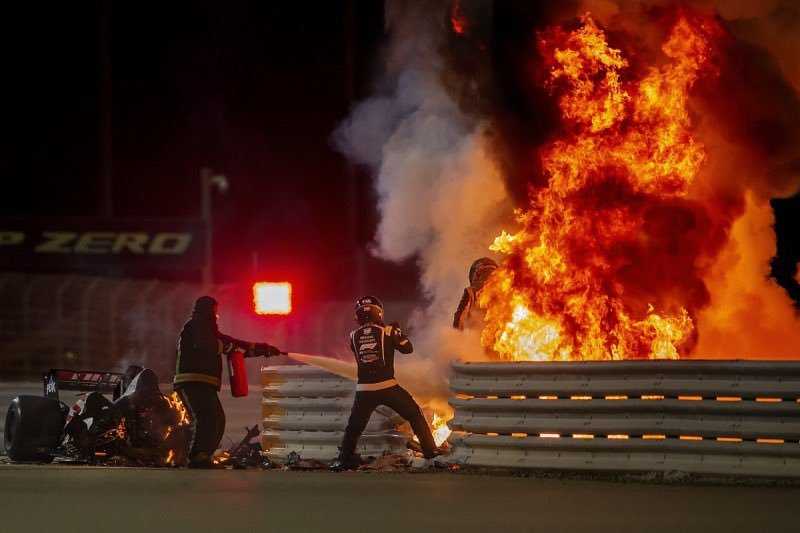 De nouvelles images révèlent les séquelles de la voiture et du casque brûlés de Romain Grosjean au GP de F1 de Bahreïn 2020