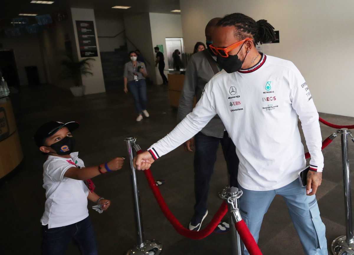 "Il y a des enfants qui nous regardent" - Lewis Hamilton exige que Max Verstappen limite les messages radio vulgaires