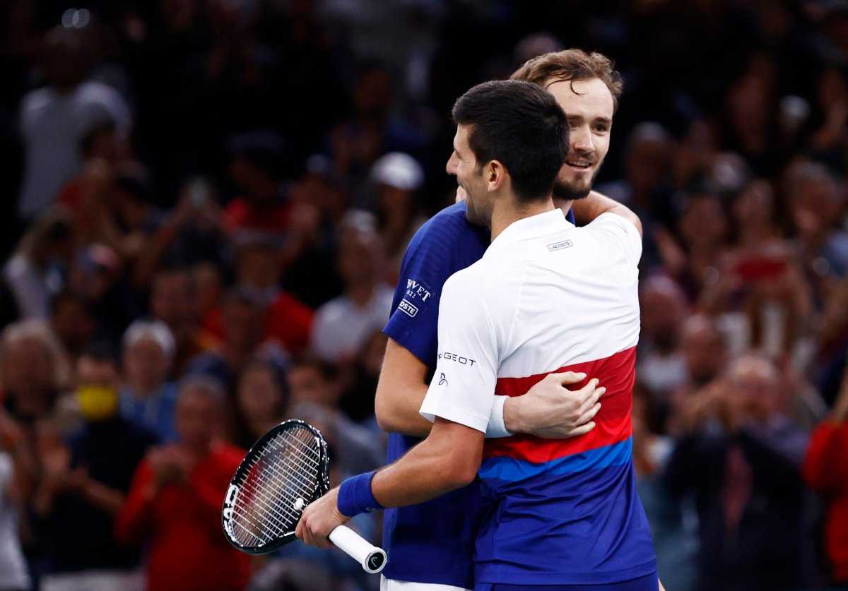REGARDER: Daniil Medvedev corrige un fan en qualifiant Novak Djokovic de n ° 1 mondial aux finales ATP 2021