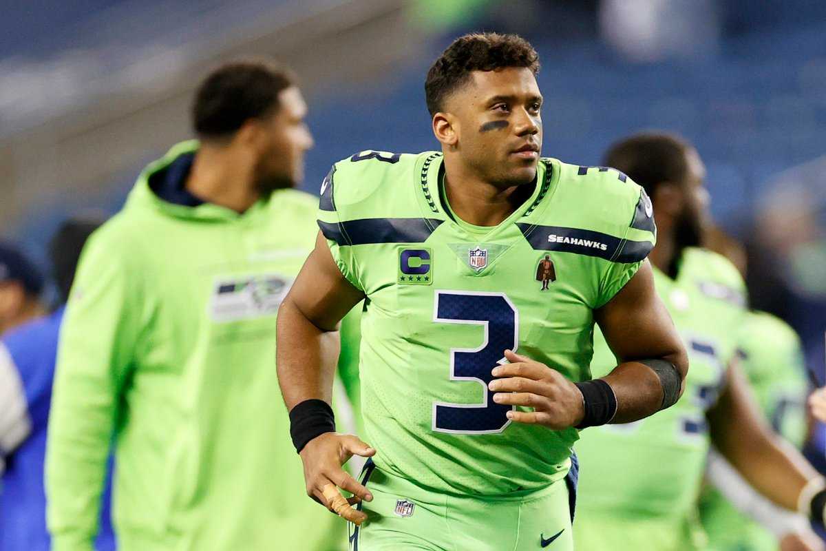 'Rendez-lui cette balle': Russell Wilson pense que cette star des Seahawks peut sauver leur saison pathétique